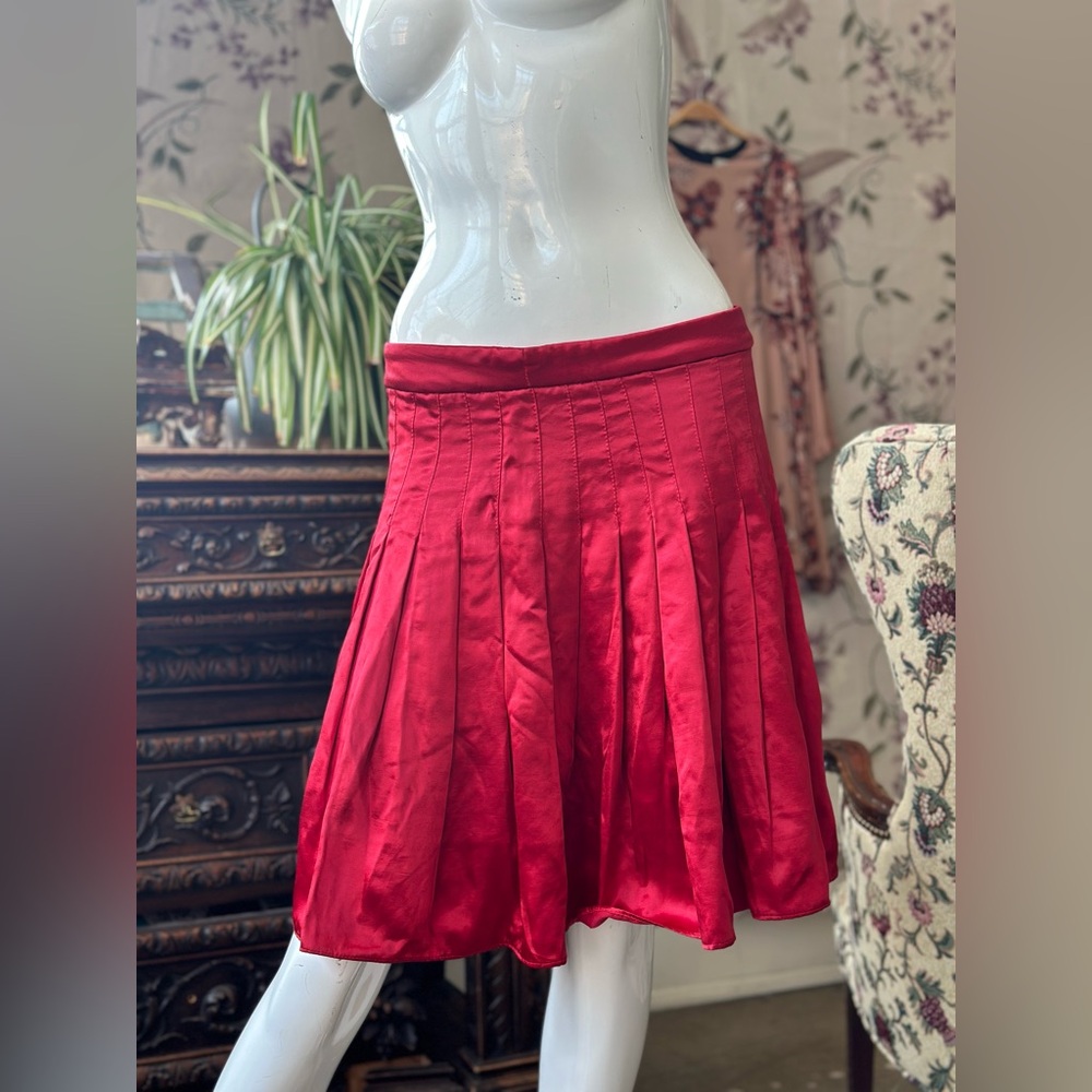 Couture from Europe Cotton Satin Silk lining Pleated Skirt Zipper closure as new
